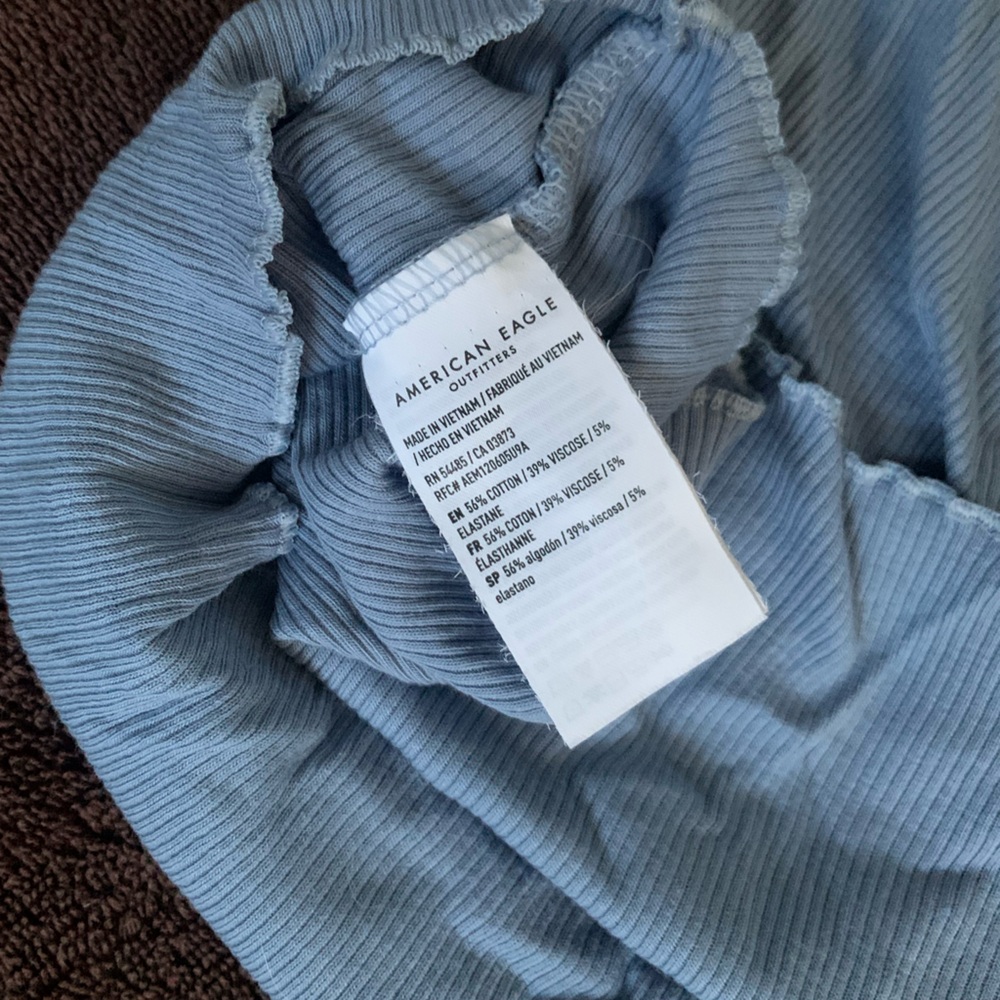 🩵AE Henley Crop Tank Ribbed Blue with Buttons - Size XL - NWOT - Picture 8 of 10